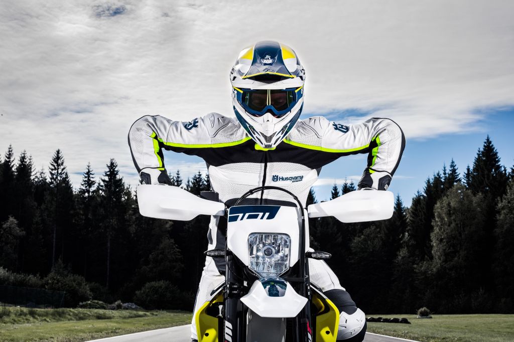 Husqvarna 701 Supermoto, 2017, HD, 2K